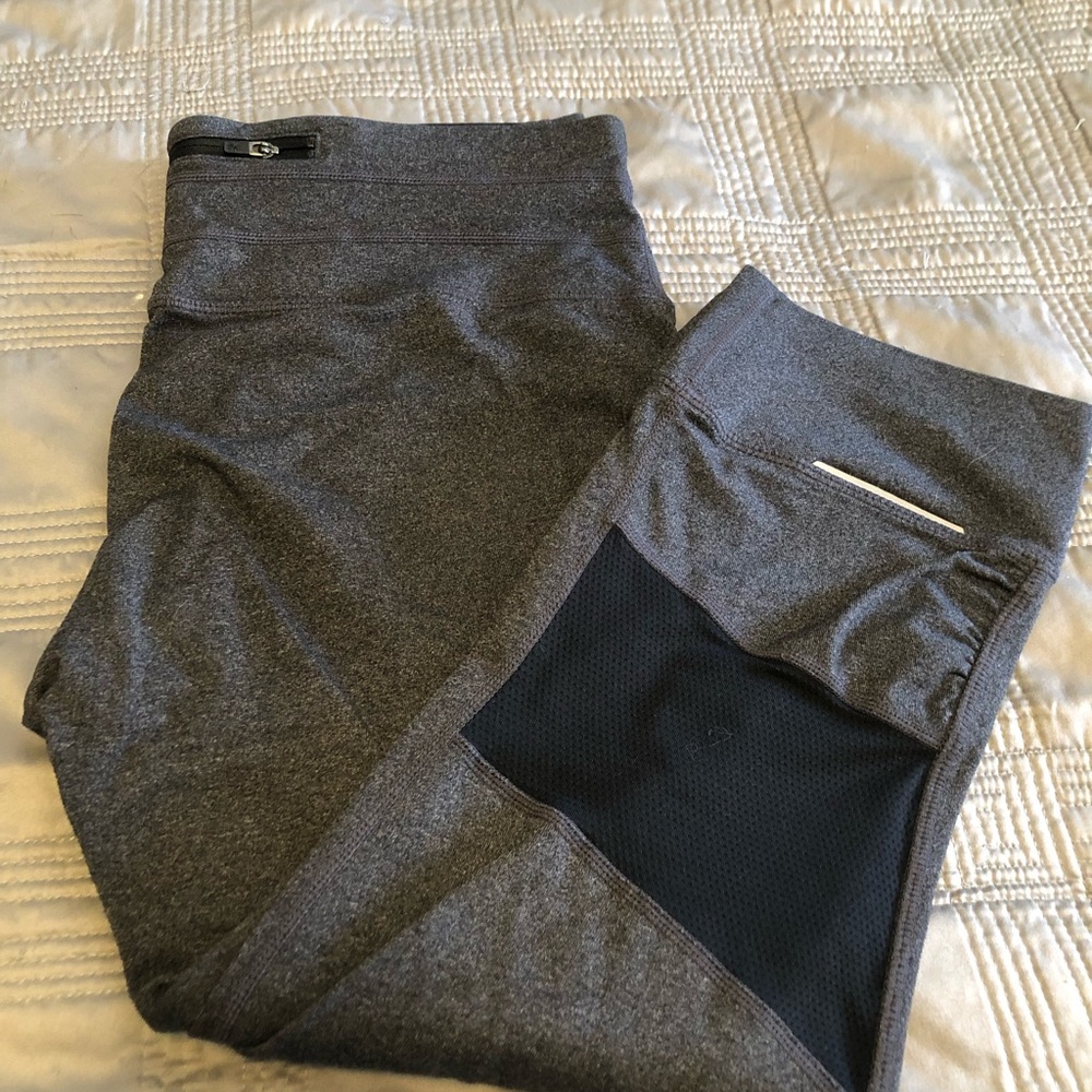 Athleta crop exercise leggings